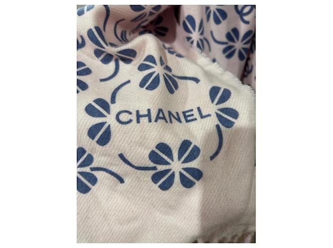 Sciarpa Chanel in lana e cashmere rosa e blu - vista 2
