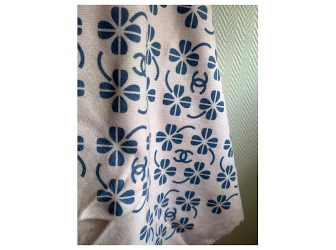 Sciarpa Chanel in lana e cashmere rosa e blu - vista 6
