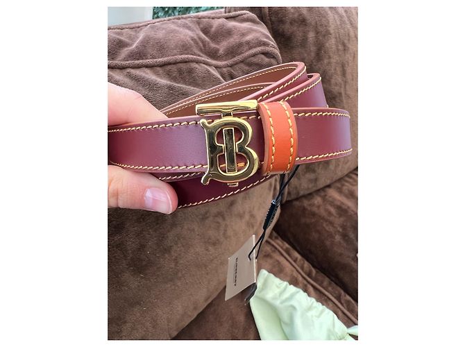 Cinto Burberry de couro marrom com fivela dourada - vista 4