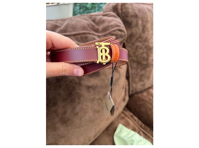 Cinto Burberry de couro marrom com fivela dourada - vista 5