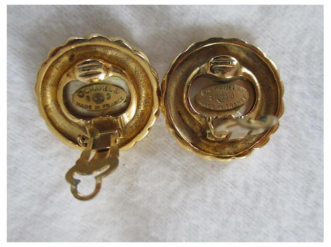 Chanel Clip in metallo dorato e perle. Gold hardware - vista 2
