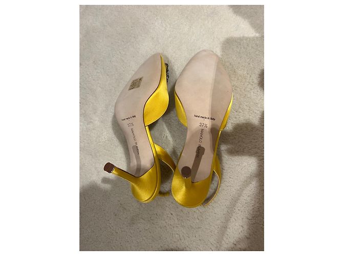 Manolo Blahnik 70 Slingback in raso giallo Hangisi mm - vista 2