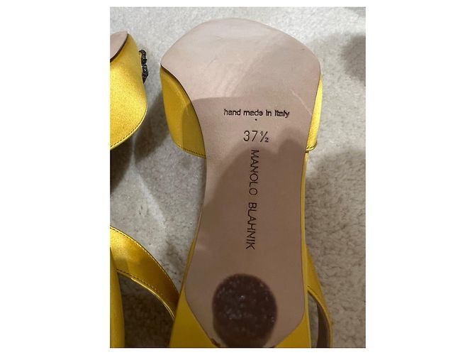 Manolo Blahnik 70 Slingback in raso giallo Hangisi mm - vista 3