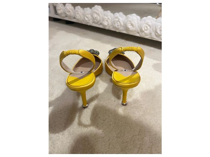 Manolo Blahnik 70 Slingback in raso giallo Hangisi mm - vista 6
