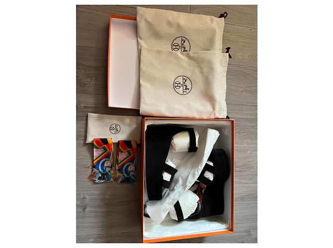 Sandalias Hermès Eole 35 de piel de ciervo negra Negro - vista 2