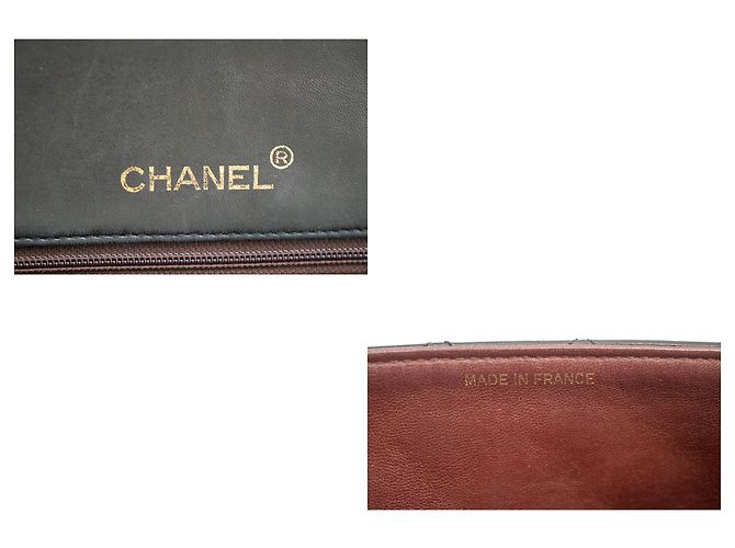CHANEL Bolsa de Ombro com Aba Completa em Pele de Cordeiro Preto Acolchoado - vista 8