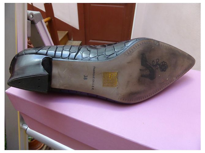 Autre Marque Décolleté in vernice nera 38 Nero - vista 4