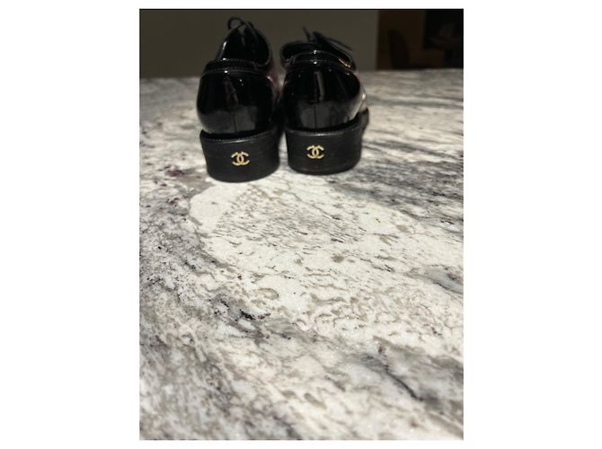 Derbies Chanel em couro preto e rosa - vista 2