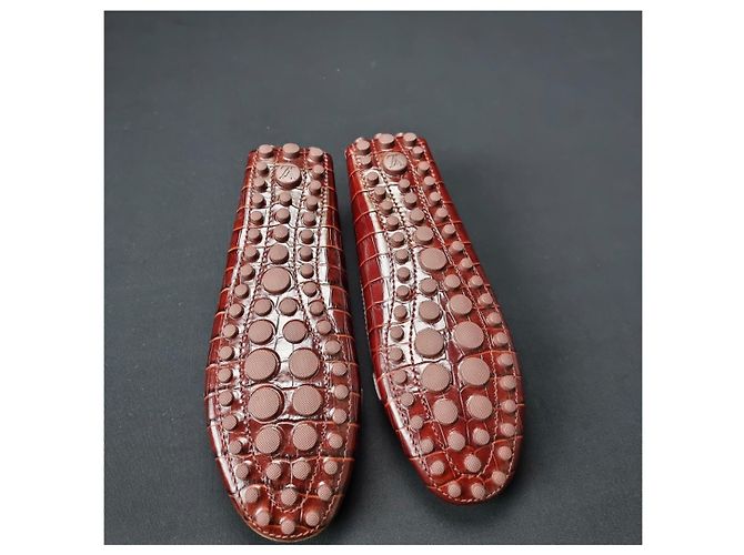 Ballerine Louis Vuitton in vernice rosso scuro Bordò - vista 5