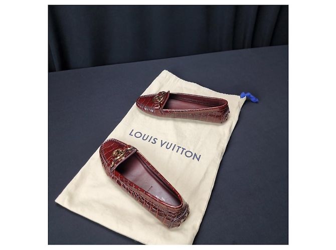 Ballerine Louis Vuitton in vernice rosso scuro Bordò - vista 7