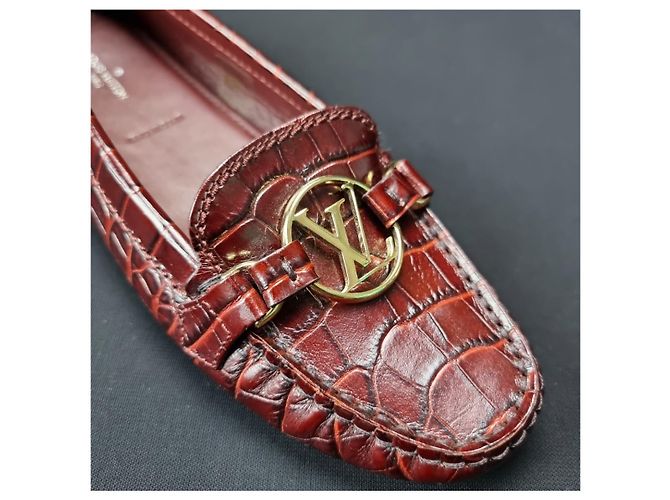 Ballerine Louis Vuitton in vernice rosso scuro Bordò - vista 8