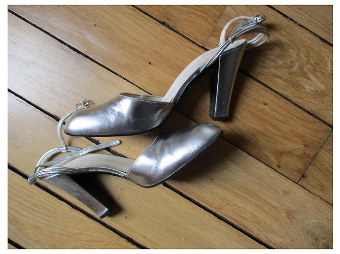 Christian Dior Scarpe in pelle argento, 36,5. - vista 2