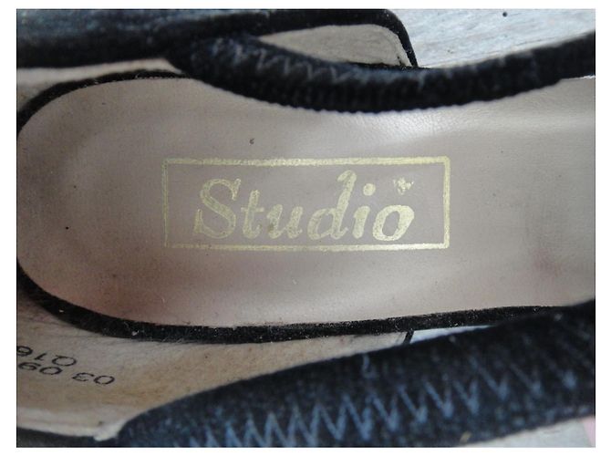 Autre Marque Décolleté Studio velluto nero e pelle 38,5 - vista 7
