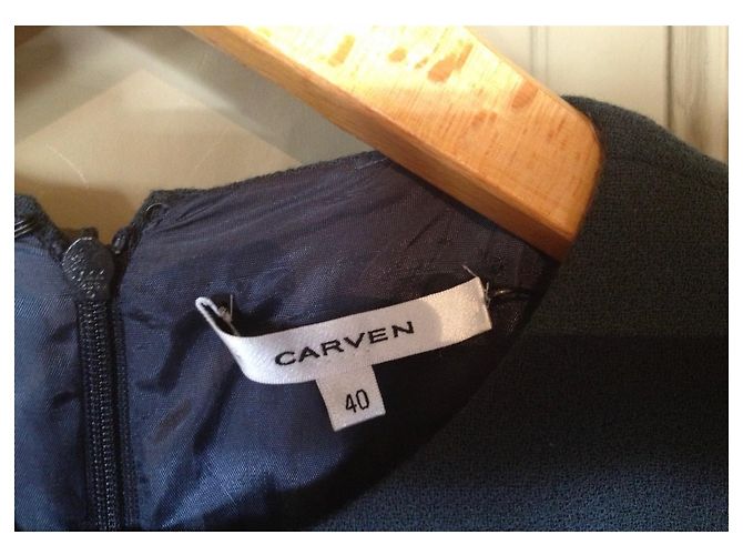 Vestido Carven de lã azul com cinto e pérolas pretas - vista 4