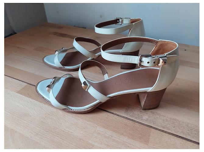 Sandali Hermès in pelle color eggshell Bianco sporco - vista 3