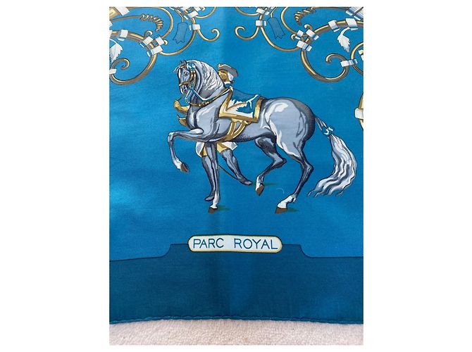 Foulard Hermès Parc Royal in seta blu 90 cm - vista 2