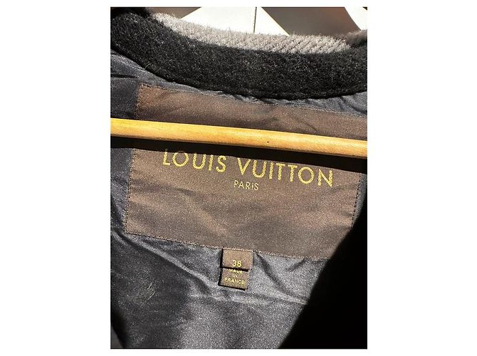 Capa Louis Vuitton de Lana Gris - vista 4