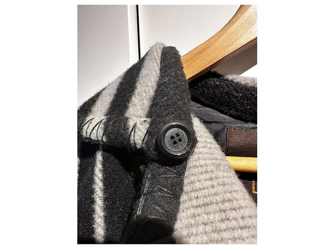 Capa Louis Vuitton de Lana Gris - vista 8