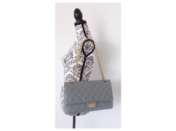 Borsa Chanel 2.55 Maxi in pelle caviar grigia Grigio - vista 10