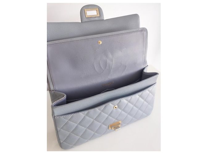 Borsa Chanel 2.55 Maxi in pelle caviar grigia Grigio - vista 3