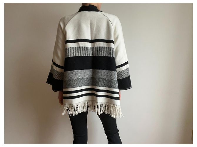 Strickjacke von Karen Millen, Poncho Weiß - Ansicht 3