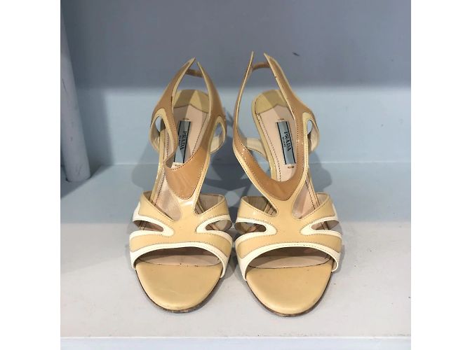 Sandali PRADA T.EU 37.5 Pelle verniciata Beige - vista 3