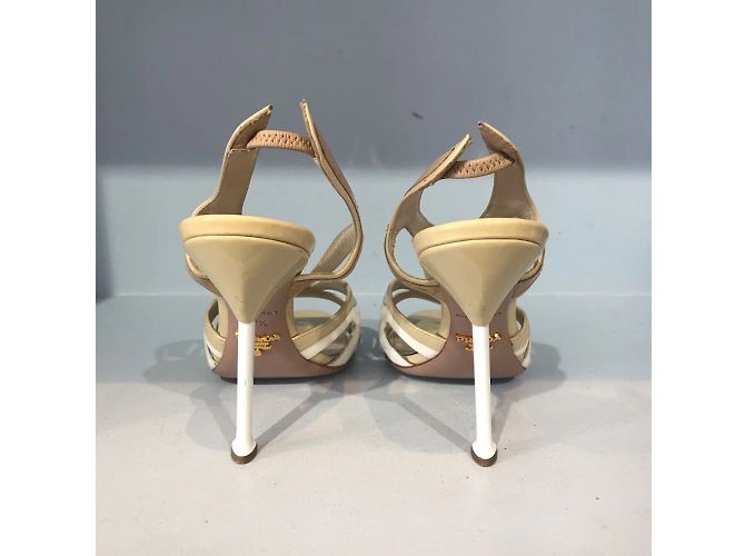 Sandali PRADA T.EU 37.5 Pelle verniciata Beige - vista 4