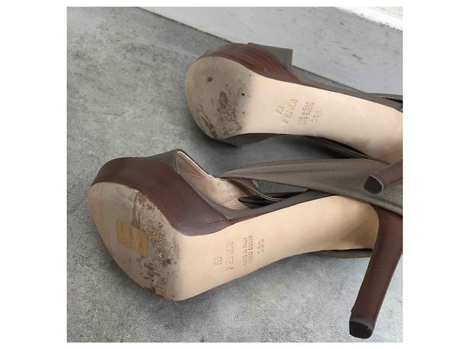 Sandali FENDI T.EU 36.5 Pelle Grigio antracite - vista 4