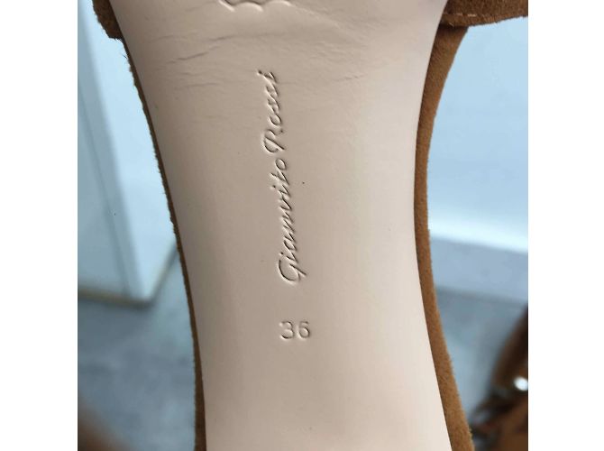 Sandali GIANVITO ROSSI T.EU 36 Camoscio Cammello - vista 7