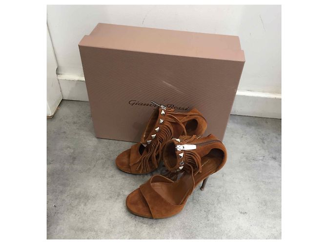 Sandali GIANVITO ROSSI T.EU 36 Camoscio Cammello - vista 8