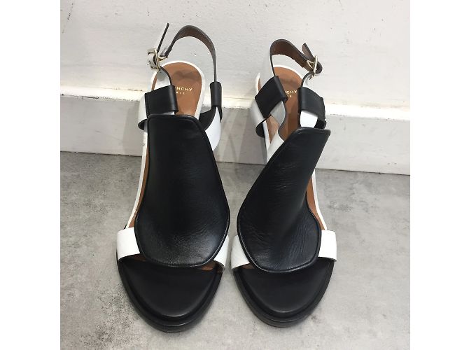 GIVENCHY Sandalen T.EU 39 Leder Schwarz - Ansicht 2