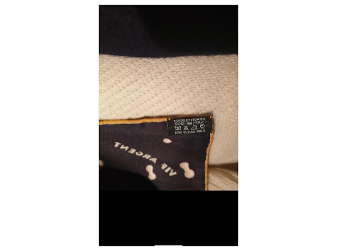 Sciarpa Hermès Gavroche in seta Oro Blu navy D'oro - vista 5