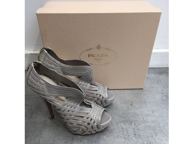 Sandali PRADA T.EU 37 Pelle Grigio - vista 7