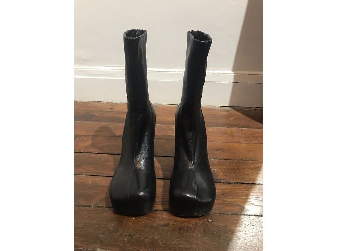 BOTTEGA VENETA Ankle boots T.EU 41 Leather Black ref.827542 - Joli