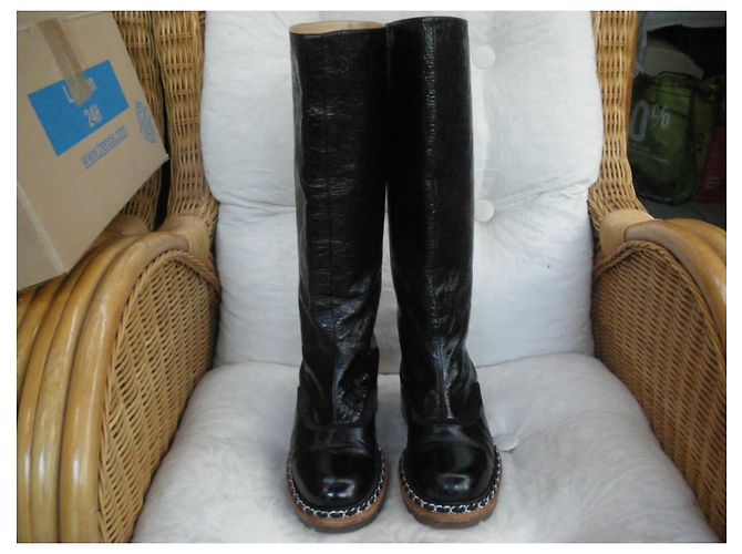 Stivali Chanel in vernice nera Nero - vista 3