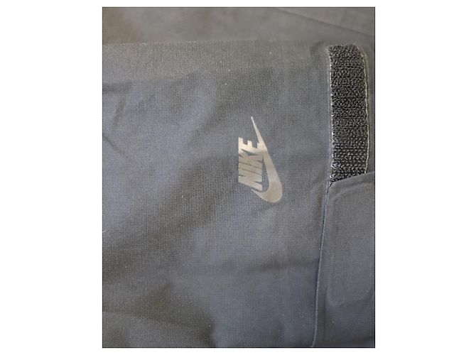 Nike High Neck Windjacke aus schwarzem Polyester - Ansicht 7