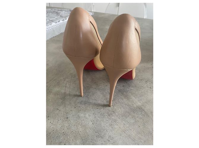 Décolleté Christian Louboutin in Pelle e Rete Beige - vista 5