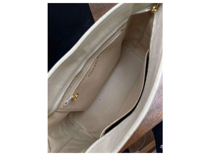 Chanel BOLSA DE CAVIAR MEDAILLON DE COURO Bege - vista 11
