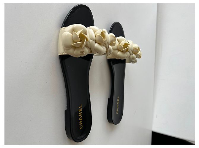 Chanel Sandali Camelia bicolore Nero - vista 22