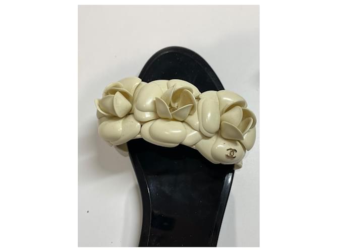 Chanel Sandali Camelia bicolore Nero - vista 3