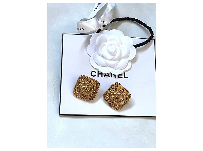 Orecchini a clip Chanel dorati D'oro - vista 3