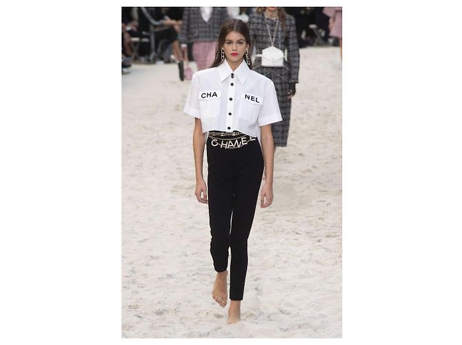 CHANEL New white shirt Logo back T36 - view 8