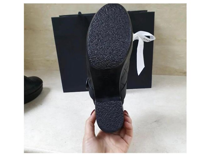 Zoccoli Chanel in pelle trapuntata nera Nero - vista 6