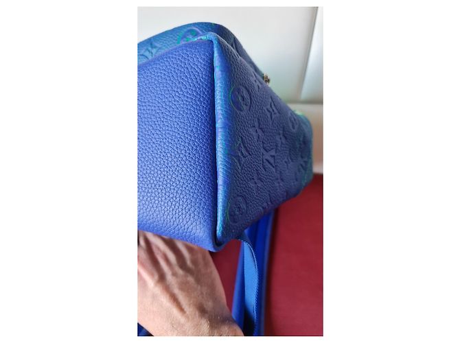 Laguito Zaino multitasche Louis Vuitton Taurillon Blu - vista 5