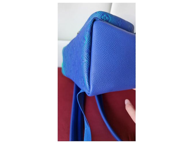 Laguito Zaino multitasche Louis Vuitton Taurillon Blu - vista 6