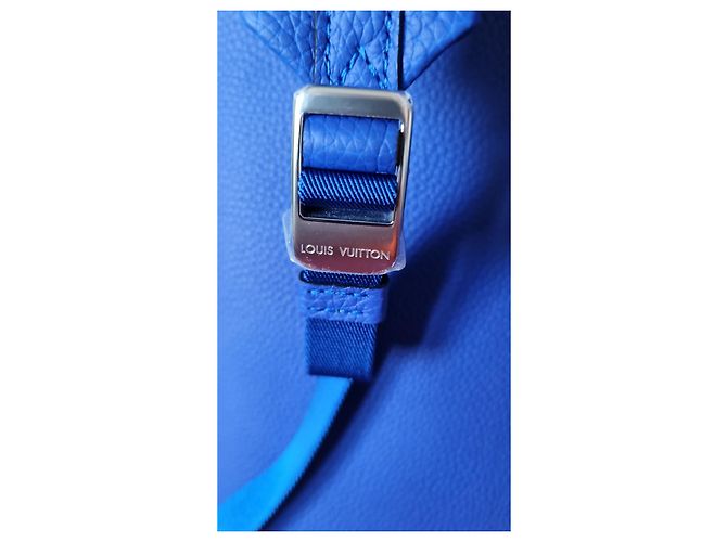 Laguito Zaino multitasche Louis Vuitton Taurillon Blu - vista 8