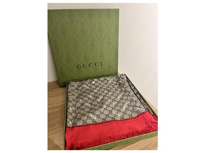 Gucci SCIALLE IN MODAL CON STAMPA GG E MORSETTI - vista 3