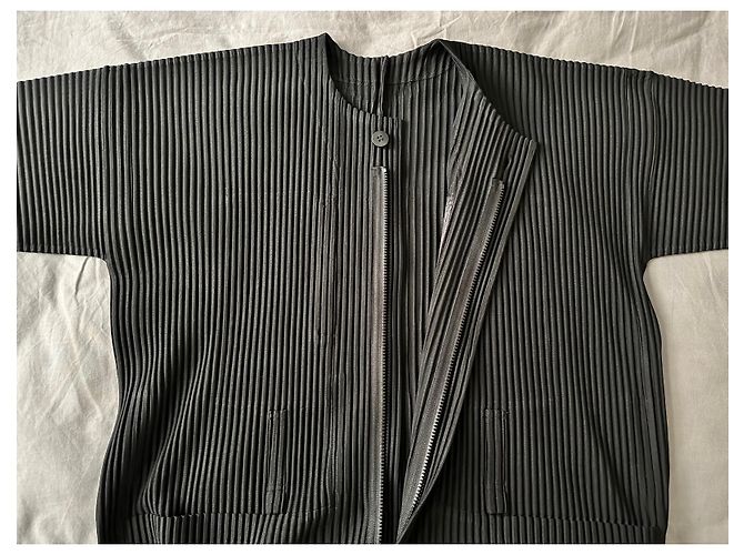 Issey Miyake Tuta Homme Plissé Nera - vista 7