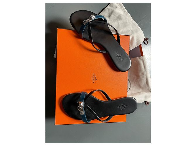 Sandalias Corfou Hermès de cuero negro y azul - vista 4