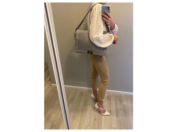 Chanel Boy XXL Handtasche Grau Glattleder - Ansicht 10